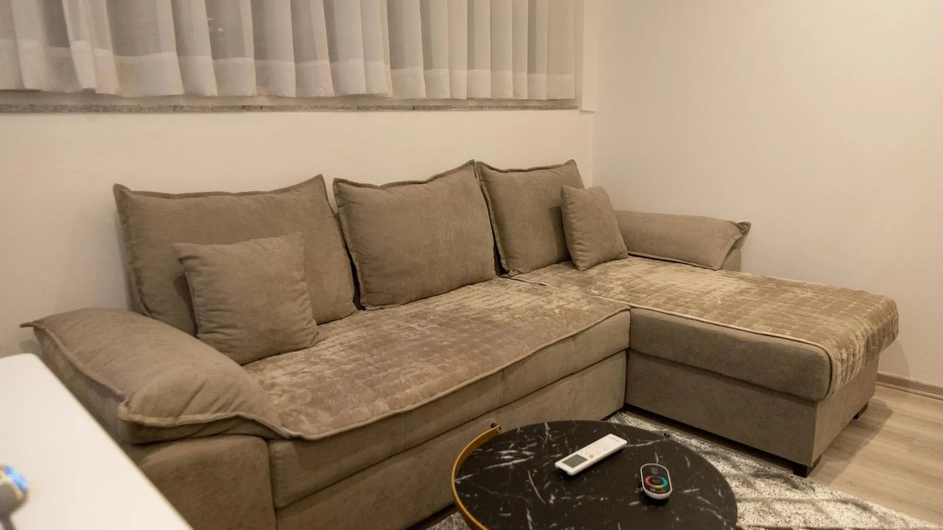 Hotel Cozy Loft-Blloku Downtown Tirana 0*,  Albania